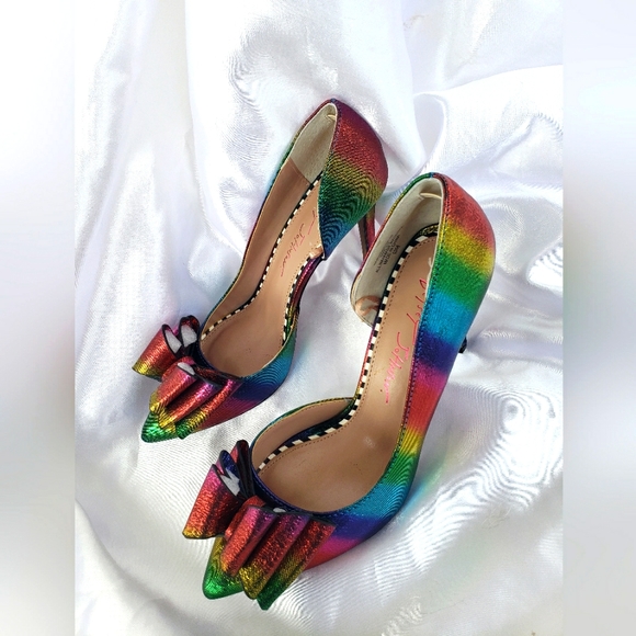 NEW BETSY JOHNSON Multicolored Iridescent Rainbow Bow Heels!!! - Picture 5 of 7